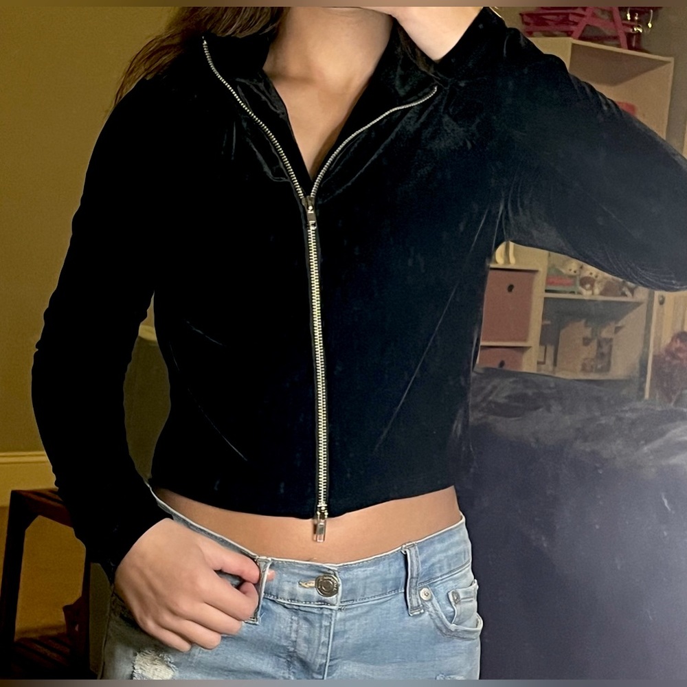 ✨Double Zipper Velvet Black Top✨